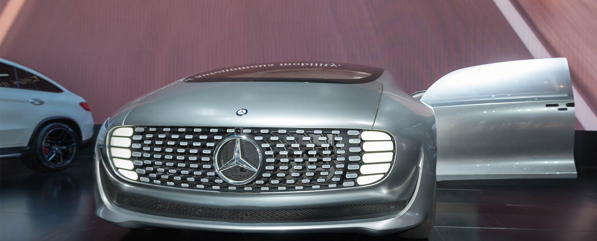 Konzeptauto F015 von Mercedes - selbstfahrendes Auto Konzeptauto F015 von Mercedes - selbstfahrendes Auto