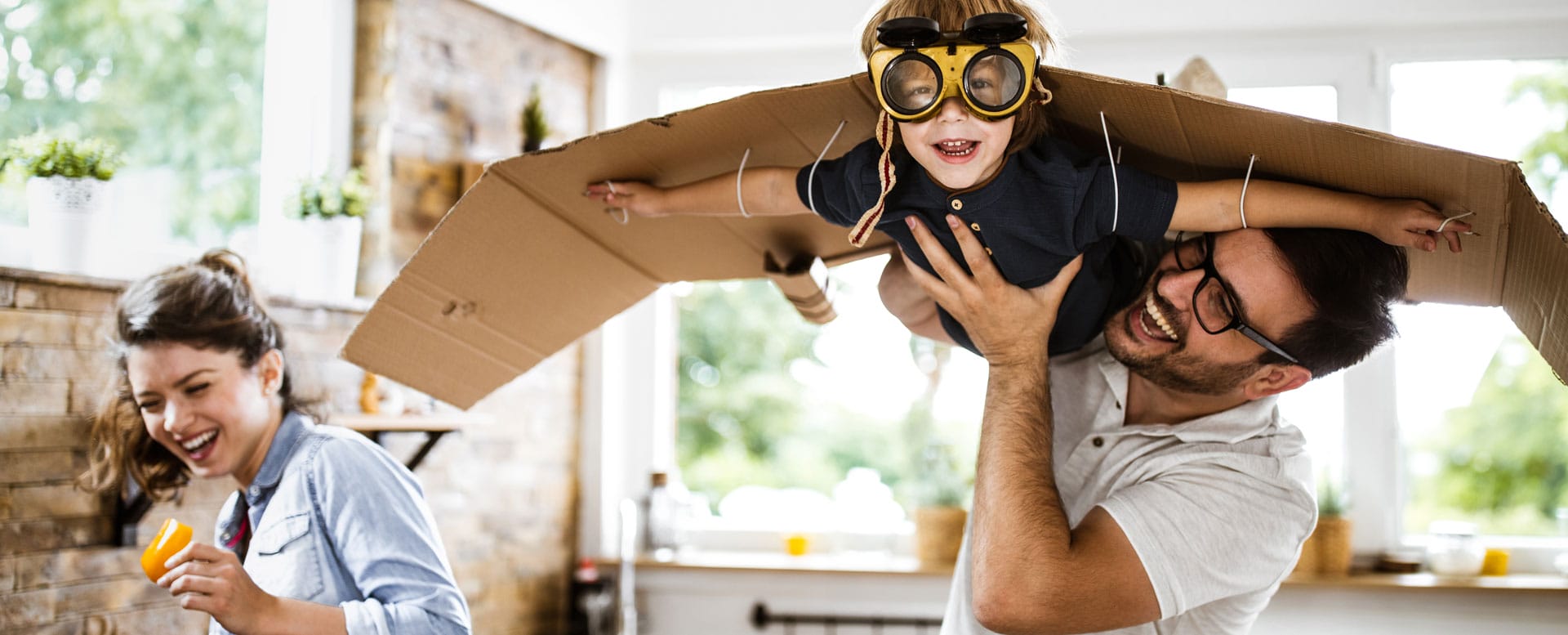 Aktivitäten mit Kindern zu Hause Aktivitäten mit Kindern zu Hause