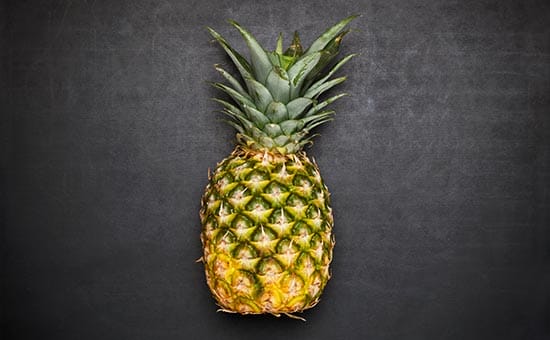 Ananas zupfen Ananas zupfen
